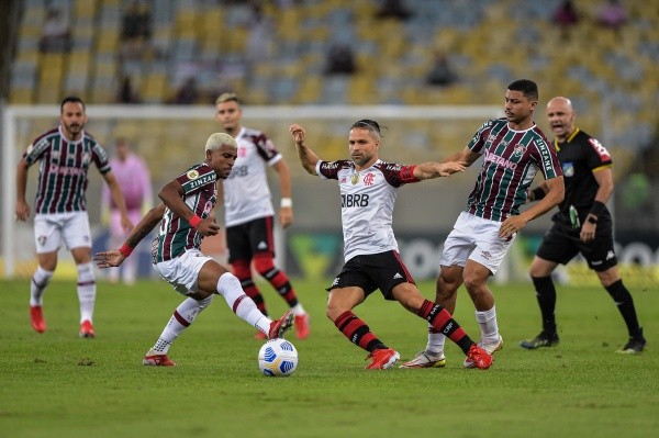 Flamengo pressionou grande parte do jogo, mas Fluminense foi cirúrgico Flamengo pressionou grande parte do jogo, mas Fluminense foi cirúrgico