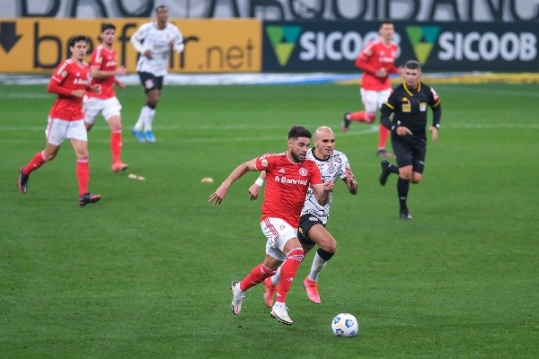 Corinthians x Internacional em campo. (Foto: Marcello Zambrana/AGIF)
