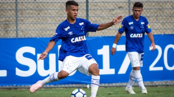 BELO HORIZONTE - 25.10.2018: Cruzeiro e Fluminense, pela partida de volta da segunda fase da Copa do Brasil Sub-17, no SESC Venda Nova, em Belo Horizonte. Foto: Gustavo Aleixo/Cruzeiro E.C. IMPORTANTE: Imagem destinada a uso institucional e divulgacão, seu uso comercial está vetado incondicionalmente por seu autor e o Cruzeiro Esporte Clube. IMPORTANT: image intended for institutional use and distribution. Commercial use is prohibited unconditionally by its author and Cruzeiro Esporte Clube. BELO HORIZONTE - 25.10.2018: Cruzeiro e Fluminense, pela partida de volta da segunda fase da Copa do Brasil Sub-17, no SESC Venda Nova, em Belo Horizonte. Foto: Gustavo Aleixo/Cruzeiro E.C. IMPORTANTE: Imagem destinada a uso institucional e divulgacão, seu uso comercial está vetado incondicionalmente por seu autor e o Cruzeiro Esporte Clube. IMPORTANT: image intended for institutional use and distribution. Commercial use is prohibited unconditionally by its author and Cruzeiro Esporte Clube.