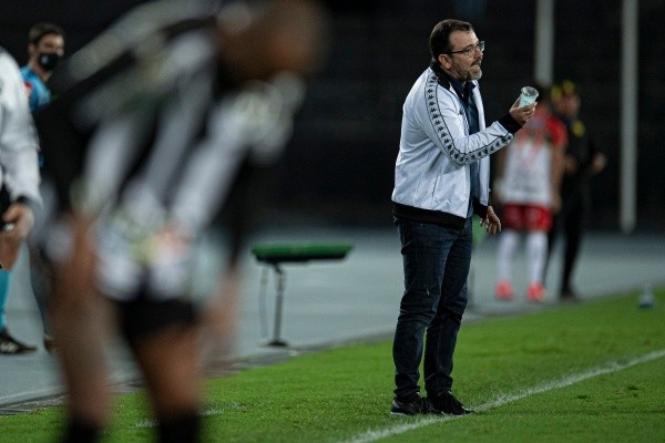 Enderson Moreira diz que cada jogo é um jogo