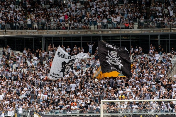 Torcida do Galo no Mineirão. (Foto: Alessandra Torres/AGIF)