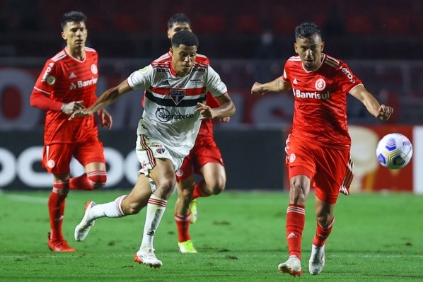 Gabriel Sara foi o destaque da partida