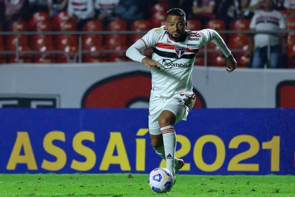 Reinaldo foi o autor da assistência para o gol de Gabriel Sara