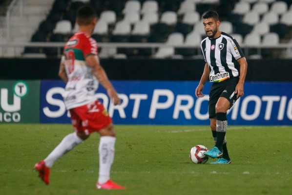 Volante se tornou peça fundamental no esquema de Enderson Moreira Volante se tornou peça fundamental no esquema de Enderson Moreira