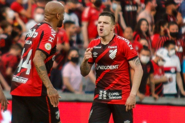Kayzer descontou para o Athletico e quase empatou nos minutos finais