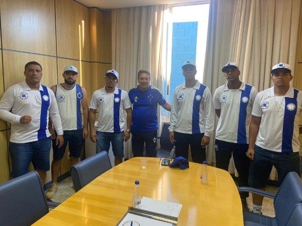 Reunião de representantes da Máfia Azul com o técnico do Cruzeiro, Vanderlei Luxemburgo