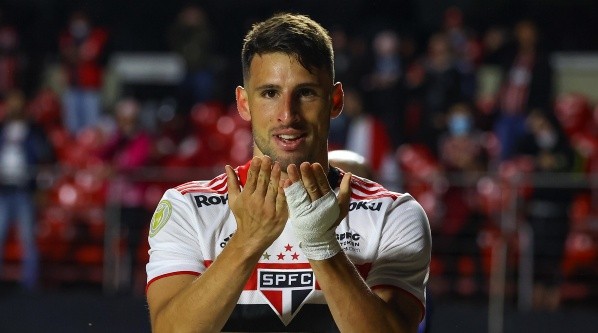 SP - Sao Paulo - 18/10/2021 - BRASILEIRO A 2021, SAO PAULO X CORINTHIANS - Jonathan Calleri jogador do Sao Paulo comemora seu gol durante partida contra o Corinthians no estadio Morumbi pelo campeonato Brasileiro A 2021. Foto: Marcello Zambrana/AGIF