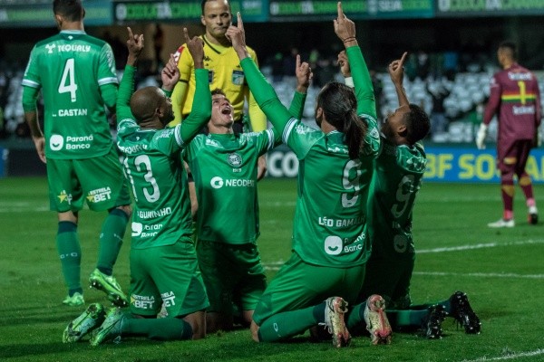Foto:Robson Mafra/AGIF | Coritiba x Operário-PR começa às 18h30 (horário de Brasília)
