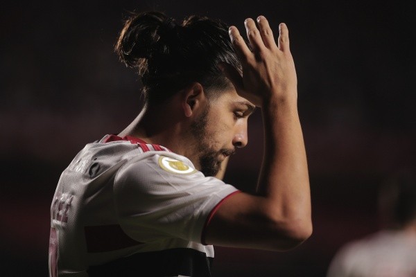 SP - Sao Paulo - 14/10/2021 - BRASILEIRO A 2021, SAO PAULO X CEARA - Martin Benitez jogador do Sao Paulo lamenta chance perdida durante partida contra o Ceara no estadio Morumbi pelo campeonato Brasileiro A 2021. Foto: Ettore Chiereguini/AGIF SP - Sao Paulo - 14/10/2021 - BRASILEIRO A 2021, SAO PAULO X CEARA - Martin Benitez jogador do Sao Paulo lamenta chance perdida durante partida contra o Ceara no estadio Morumbi pelo campeonato Brasileiro A 2021. Foto: Ettore Chiereguini/AGIF