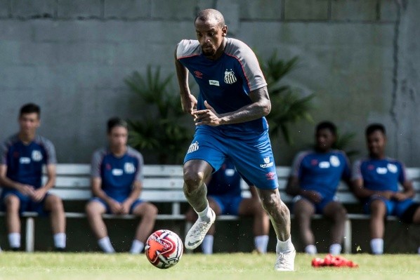 Foto: Ivan Storti/Santos FC - Após pedido de Edu Dracena, o zagueiro foi reitegrado a equipe