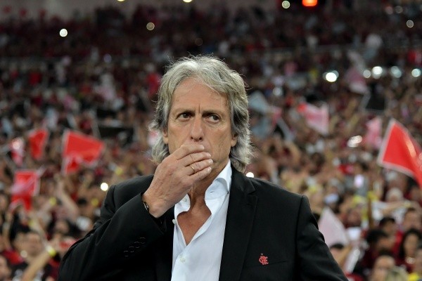 Foto: Thiago Ribeiro/AGIF – Jorge Jesus está treinando o Benfica, de Portugal