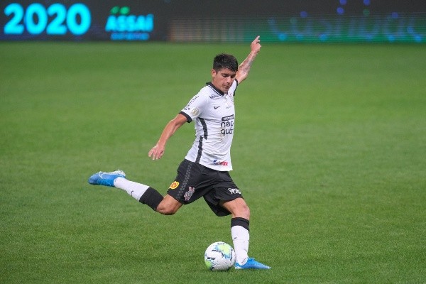 Foto: Marcello Zambrana/AGIF – Araos pode ser negociado com o Necaxa, do México