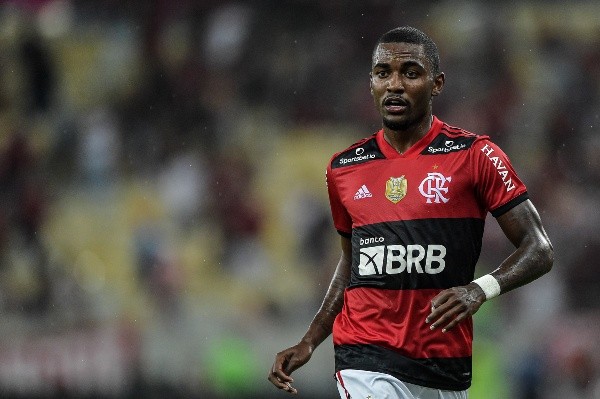 Foto: Thiago Ribeiro/AGIF - Ramon com a camisa do CRF