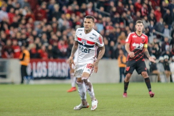 Daniel Alves e Athletico-PR estão perto de anunciar parceria Daniel Alves e Athletico-PR estão perto de anunciar parceria