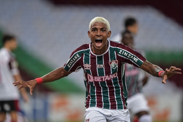 John Kennedy retorna ao Fluminense após cumprir suspensão