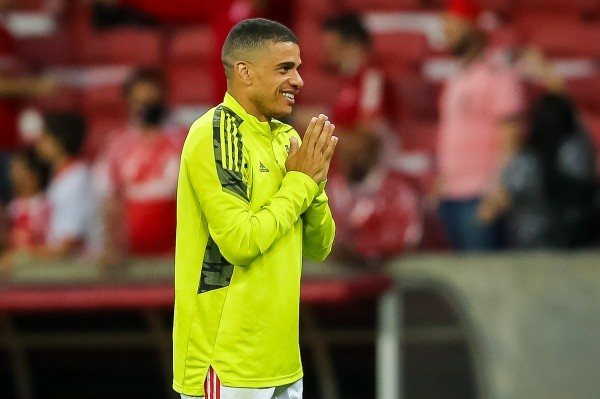 Foto: Pedro H. Tesch/AGIF – Taison, atacante do Inter que marcou contra o Grêmio