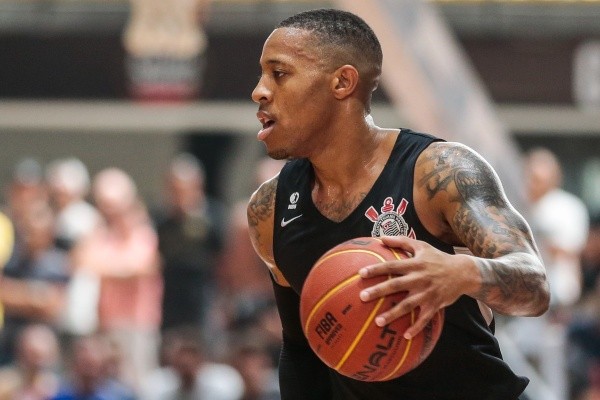 Corinthians em campo. (Foto: Marcello Zambrana/AGIF)