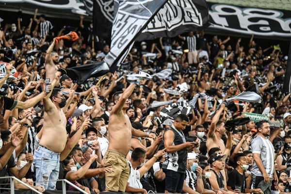 Foto: (Kely Pereira/AGIF) - Contra o Cuiabá, o Ceará registrou o maior público no Castelão da temporada, com 21.735 torcedores