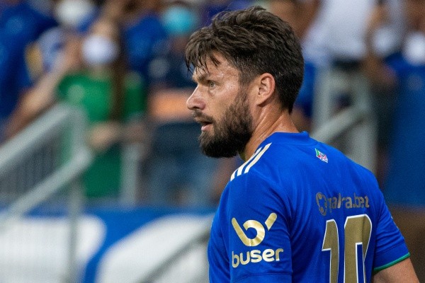 Sóbis em campo. (Foto: Alessandra Torres/AGIF)