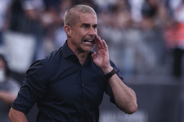 Foto:Ettore Chiereguini/AGIF | Sylvinho tem ‘dor de cabeça’ para escalar o Corinthians