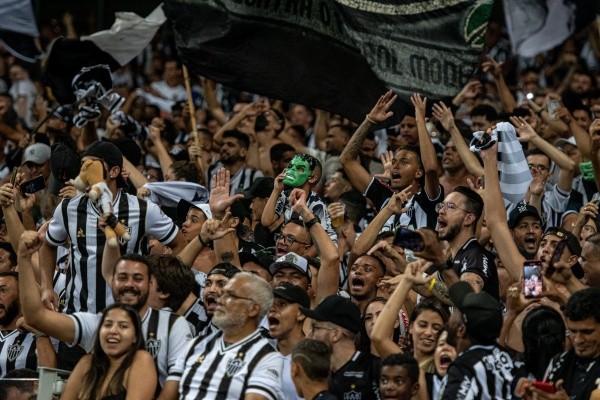 Torcida do Atlético-MG no Mineirão. (Foto: Alessandra Torres/AGIF)