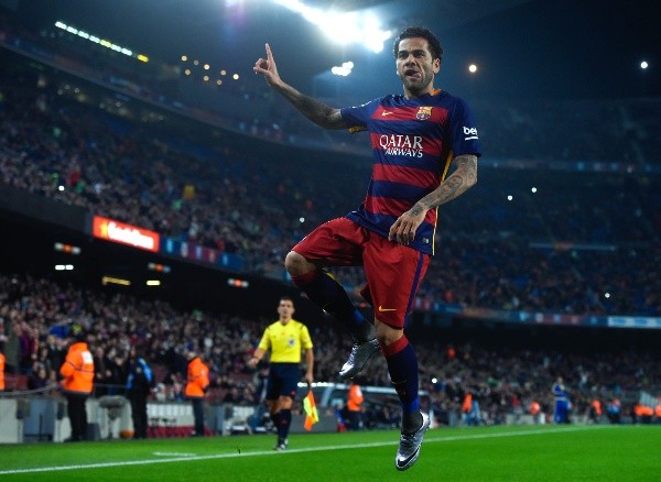 Foto:David Ramos/Getty Images | Daniel Alves está na Espanha para negociar com o Barcelona