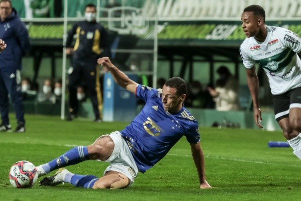 Rômulo revela que deseja a permanência de Luxemburgo no Cruzeiro (Foto: Robson Mafra/AGIF)