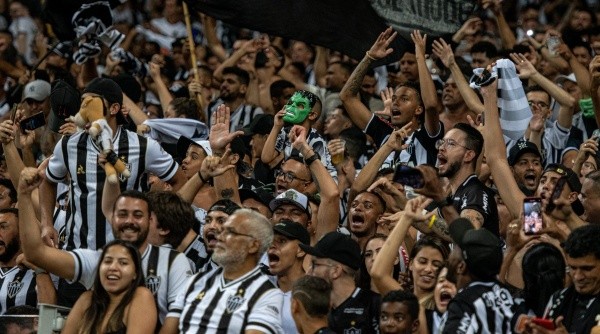 MG - Belo Horizonte - 10/11/2021 - BRASILEIRO A 2021 - ATLETICO-MG X CORINTHIANS - Torcida durante partida entre Atletico-MG e Corinthians no estadio Mineirao pelo campeonato Brasileiro A 2021. Foto: Alessandra Torres/AGIF