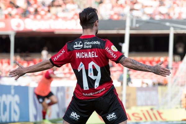 Foto: (Flickr Oficial Flamengo/Alexandre Vidal/Flamengo) - Michael comemora um de seus gols pelo Flamengo