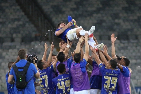Foto: Fernando Moreno/AGIF – Rafael Sobis, jogador do Cruzeiro, durante partida contra o Brusque, no estádio Mineirão, pelo campeonato Brasileiro B 2021.
