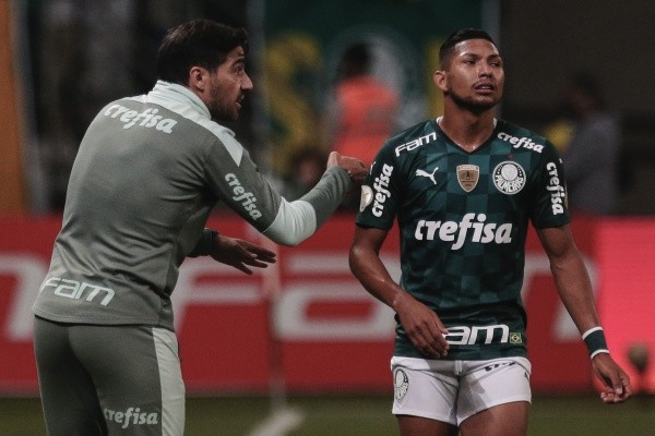 Quarteto ofensivo do Palmeiras composto por Dudu, Veiga, Scarpa e Rony é alvo de elogios de Abel Ferreira; ao todo marcaram 9 gols (Foto: Ettore Chiereguini/AGIF)