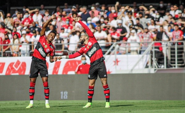 Guilherme Drovas/AGIF | Bruno Henrique e Gabigol são alguns dos atuais ídolos do Flamengo