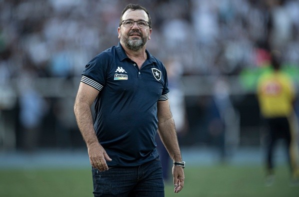 RJ - Rio de Janeiro - 15/11/2021 - BRASILEIRO B 2021, BOTAFOGO X OPERARIO-PR - Enderson Moreira tecnico do Botafogo durante partida contra o Operario no estadio Engenhao pelo campeonato Brasileiro B 2021. Foto: Jorge Rodrigues/AGIF RJ - Rio de Janeiro - 15/11/2021 - BRASILEIRO B 2021, BOTAFOGO X OPERARIO-PR - Enderson Moreira tecnico do Botafogo durante partida contra o Operario no estadio Engenhao pelo campeonato Brasileiro B 2021. Foto: Jorge Rodrigues/AGIF
