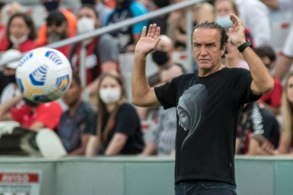 PR - Curitiba - 16/11/2021 - BRASILEIRO A 2021, ATHLETICO-PR X ATLETICO-MG - Cuca tecnico do Atletico-MG durante partida contra o Athletico-PR no estadio Arena da Baixada pelo campeonato Brasileiro A 2021. Foto: Robson Mafra/AGIF