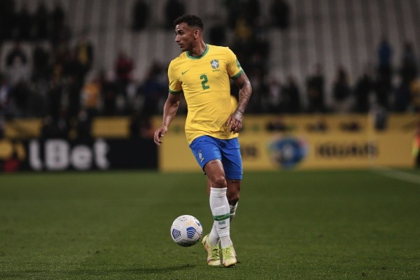 Foto: Ettore Chiereguini/AGIF - Danilo deu preferência ao Santos no retorno ao Brasil