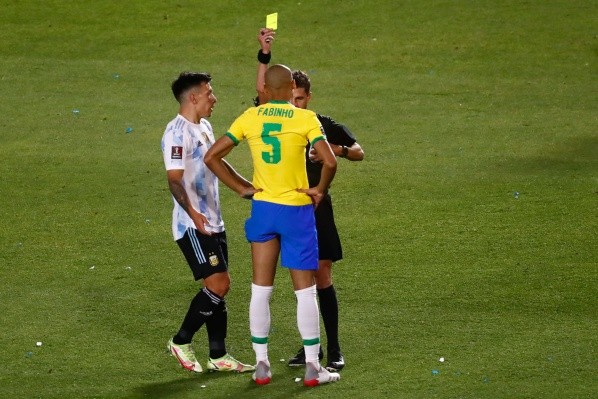 Jogo foi pegado, com faltas pesadas e algumas pequenas confusões Jogo foi pegado, com faltas pesadas e algumas pequenas confusões