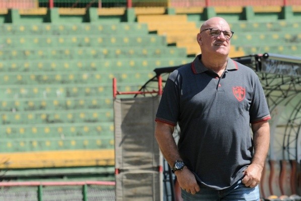 Flávio Alves deixou a Portuguesa nesta semana (Foto: Dorival Rosa/Portuguesa)