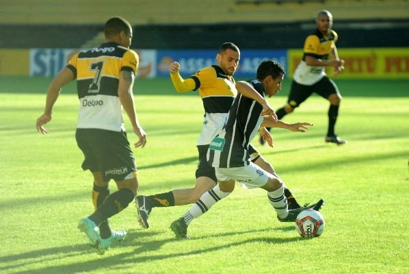 Caio Marcello/AGIF/Criciúma em campo.