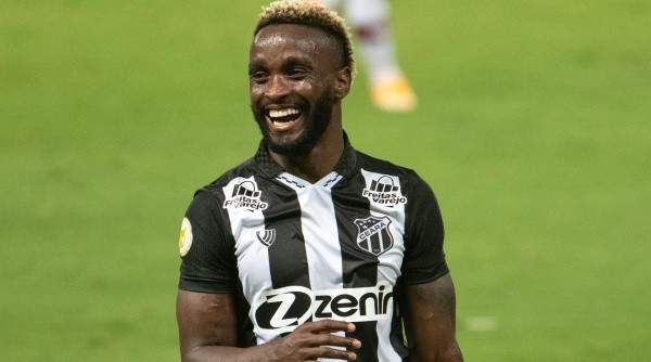 Mendoza tem tudo encaminhado com o Santos - Foto: Kely Pereira/AGIF