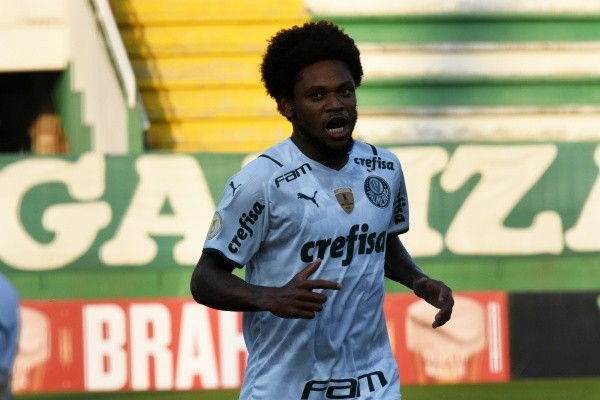 Luiz Adriano fez uma temporada de 2021 abaixo do esperado (Foto: Renato Padilha/AGIF)