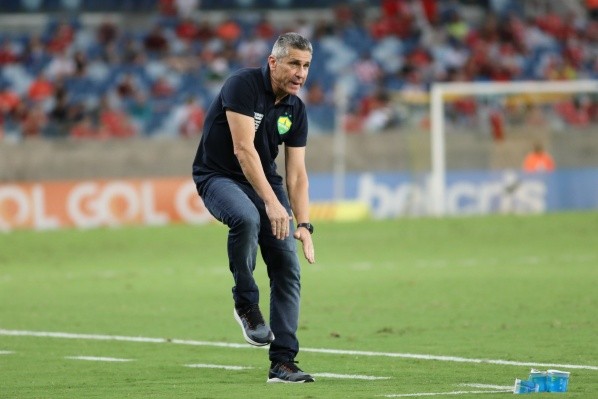 Jorginho, técnico do Cuiabá, também criticou a arbitragem (Foto: AssCom Dourado)