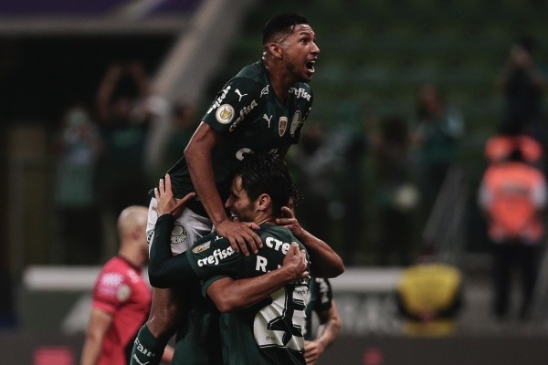 Abel Ferreira toma decisão importante para Palmeiras antes da final contra Flamengo (Foto: Ettore Chiereguini/AGIF)