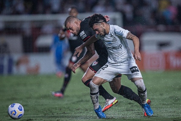 Moraes mira sequência no Santos (Foto: Heber Gomes/AGIF)