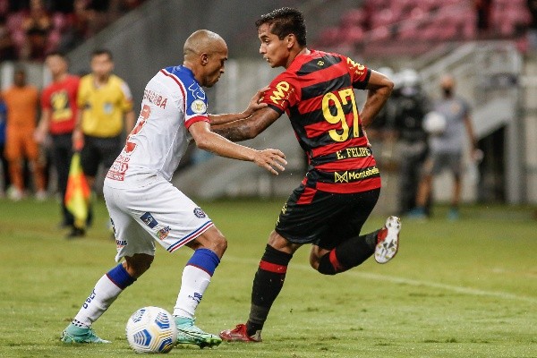 Foto: Paulo Paiva/AGIF – Everton Felipe em ação pelo Sport