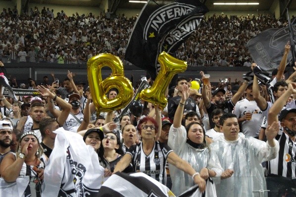 Foto: (Fernando Moreno/AGIF) - A torcida do Atlético já ensaia o grito de 'é campeão'