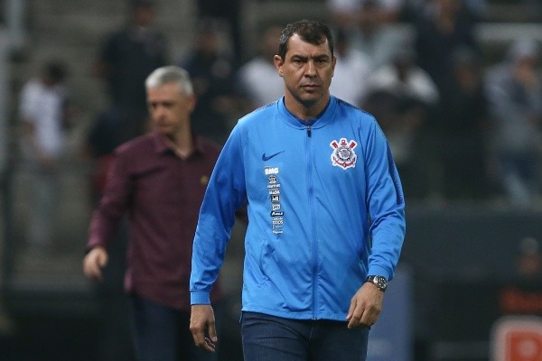 Foto: Marcello Zambrana/AGIF/ Fábio Carille quando comandava o Timão. Foto: Marcello Zambrana/AGIF/ Fábio Carille quando comandava o Timão.