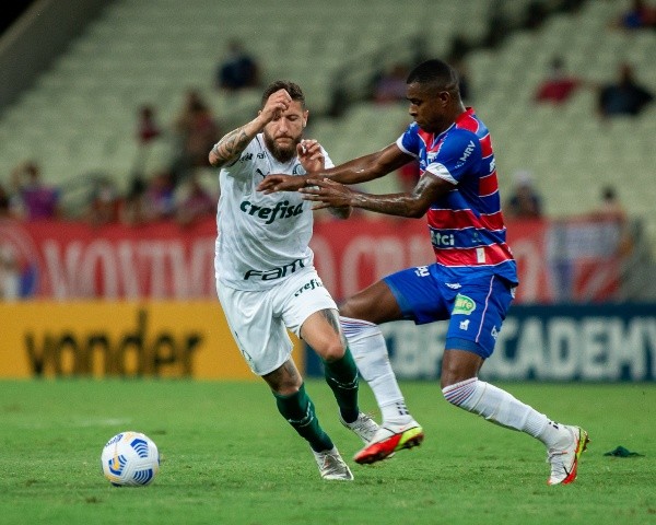 Foto: Pedro Chaves/AGIF | Apesar da derrota diante do Fortaleza e da ausência do técnico o Palmeiras precisa se superar para vencer o Galo e chegar com moral na Libertadores