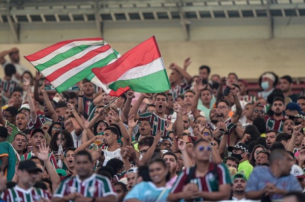 Foto: (Thiago Ribeiro/AGIF) - A torcida do Fluminense fez a festa no Maracanã
