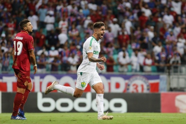 Rafael Gava comemorando gol do Cuiabá que foi anulado (Foto: AssCom Dourado)