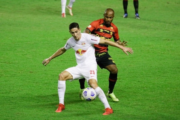Foto: Rafael Vieira/AGIF | Em duelo antecipado, o Bragantino venceu o Sport por 3 x 0 Foto: Rafael Vieira/AGIF | Em duelo antecipado, o Bragantino venceu o Sport por 3 x 0
